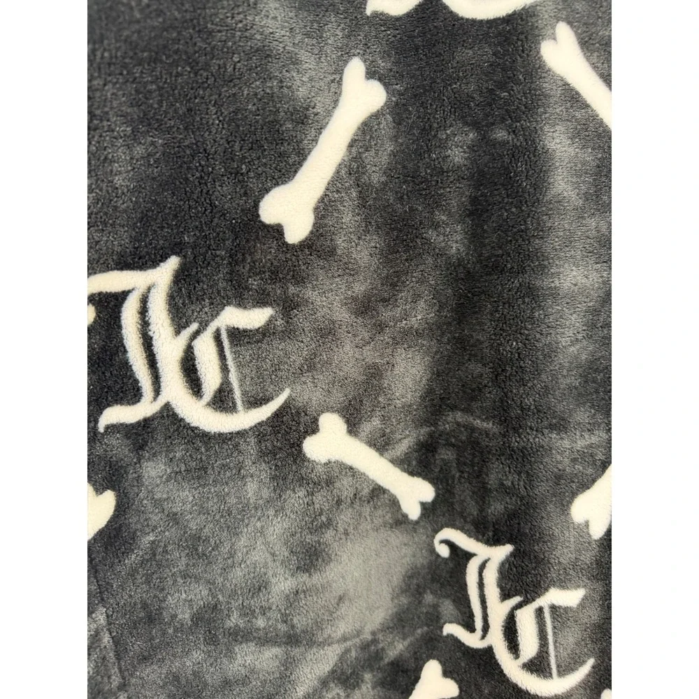 Juicy Couture Throw Blanket Unisex 50x70 Black Excellent Monogram Bone Print
